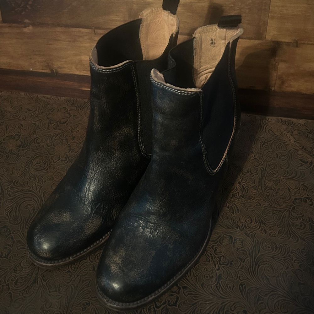 Bed Stu Size 10 Chelsea distressed Leather Boots Booties Slip On Elastic Pull on
